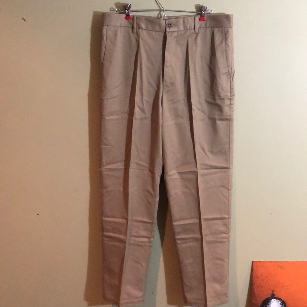 NWT Men’s Signature Brand Chino Pants